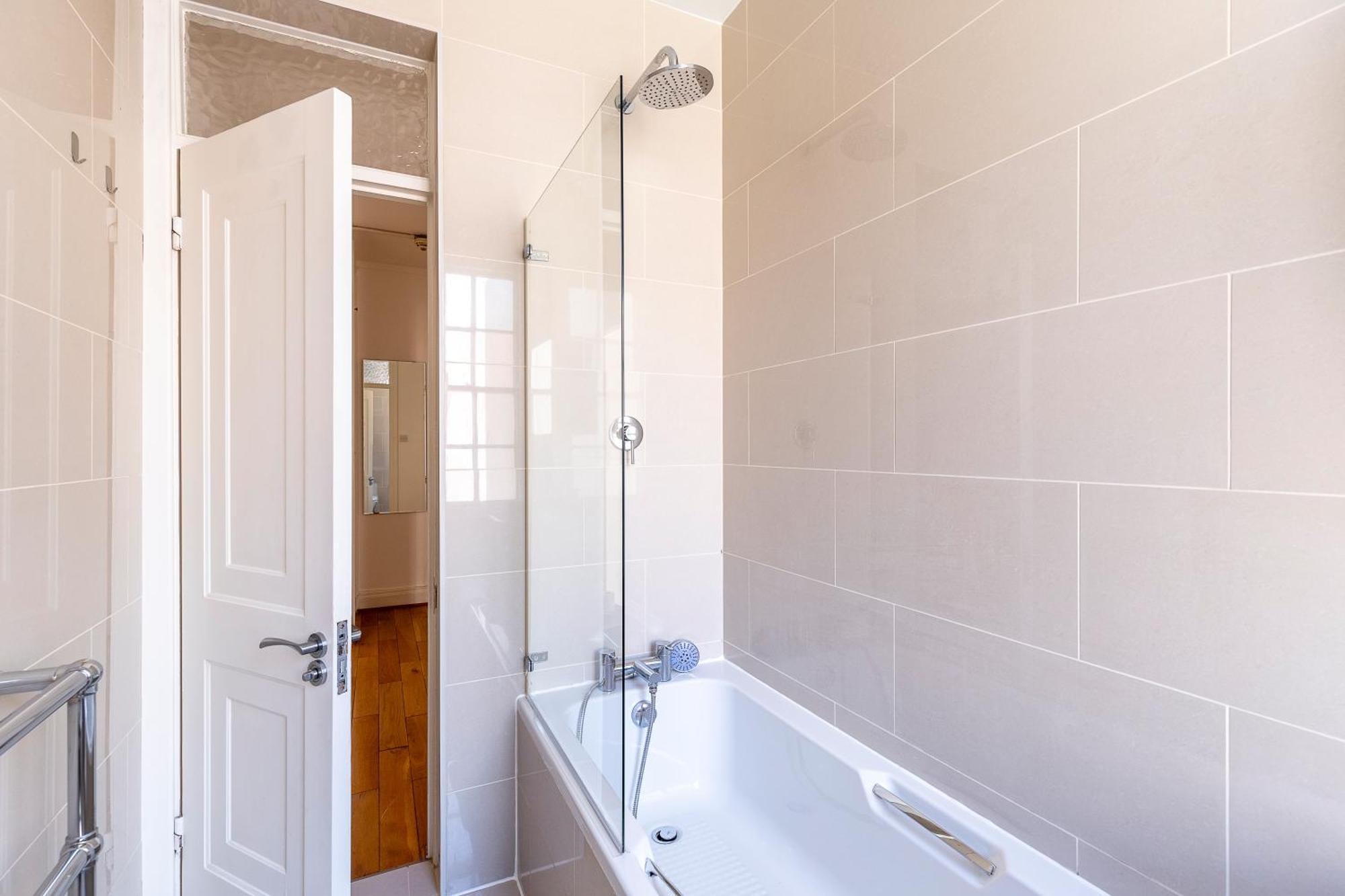 Modern 2 Bedroom Flat Near Queensway Londra